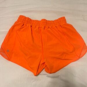 Lululemon Hotty Hot HR 4" : Highlight Orange Size 10